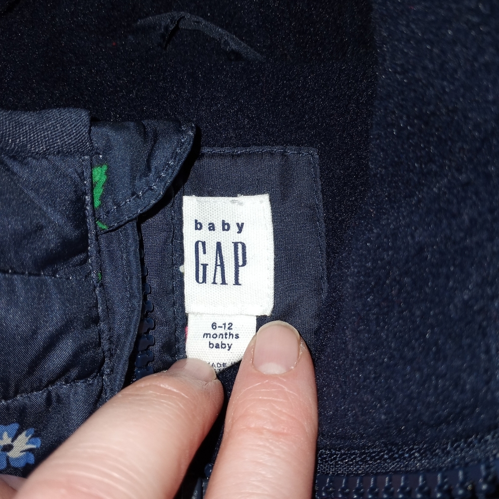 Gap snowsuit - Picture 2 of 2